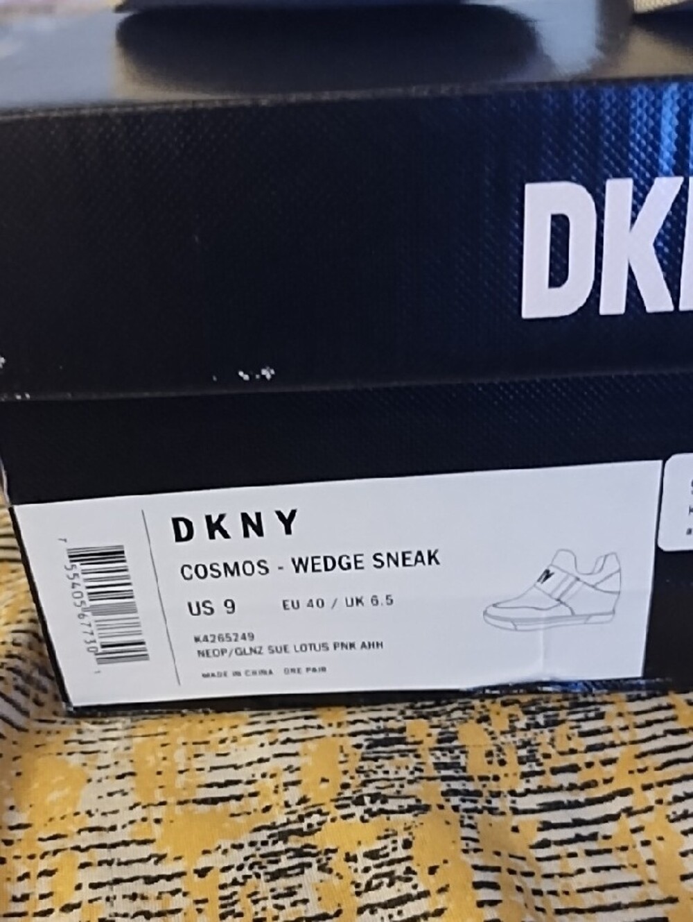DKNY Shoes Excellent Condition - Picture 5 of 5